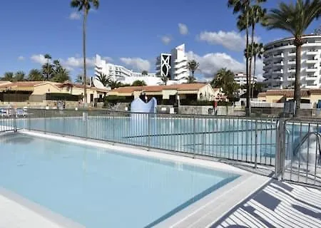 Santa Fe Next To Pool